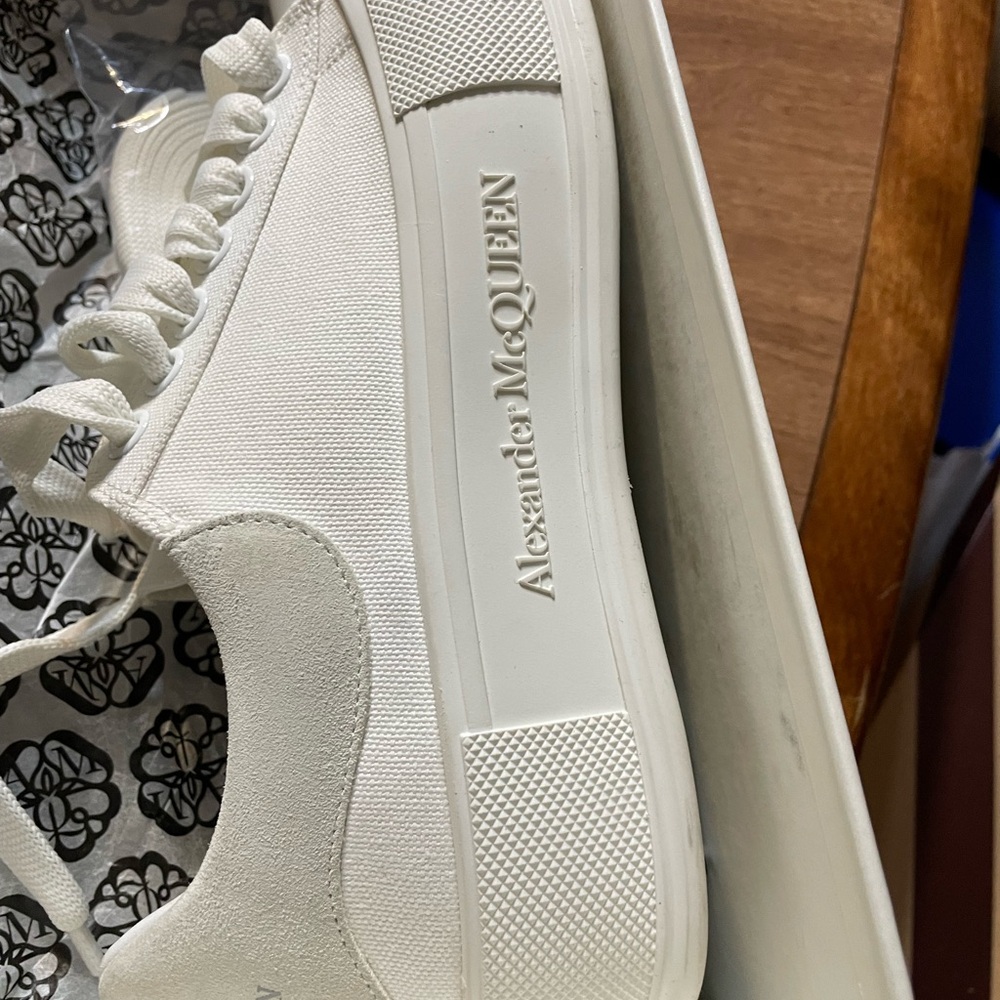 Alexander McQueen White Men's Sneakers - Picture 11 of 16